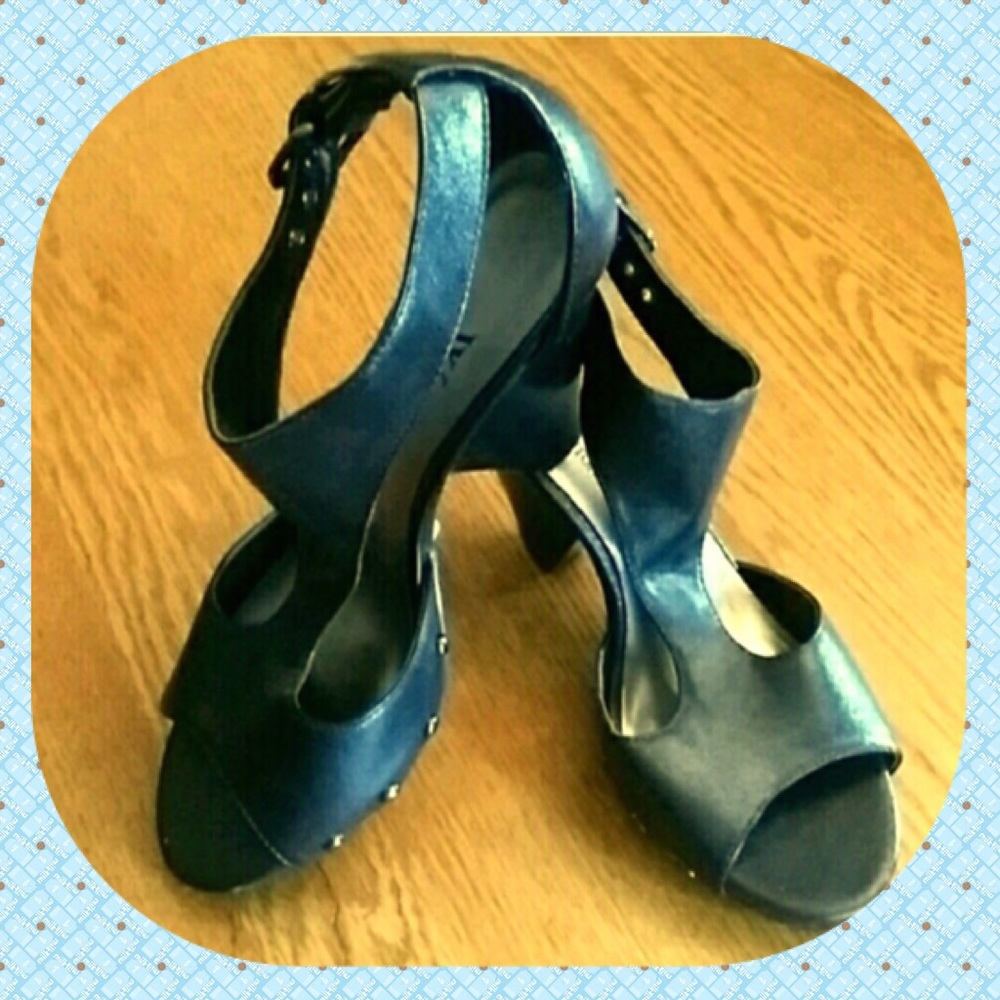 Shoes Pretty Black 4" Heels sz 7m COMFY!
